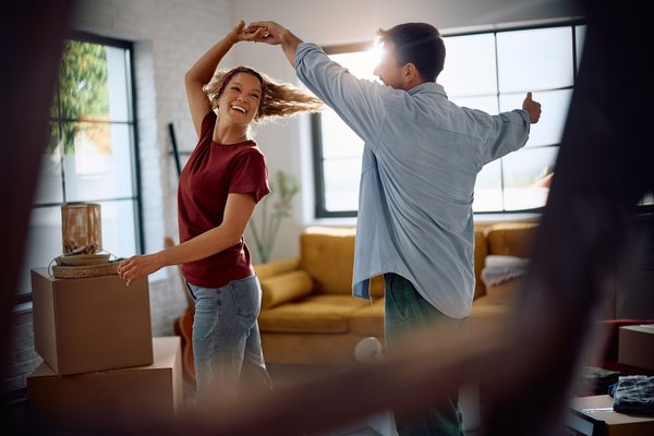 playful-couple-dancing-while-having-fun-in-the-new-2026-01-06-10-30-43-utc